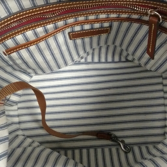 Dooney & Bourke - Picture 3 of 6